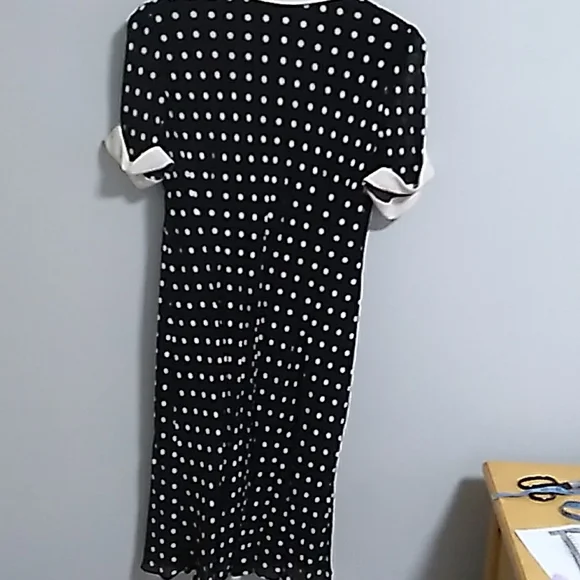 Dress ๐ - Picture 3 of 9